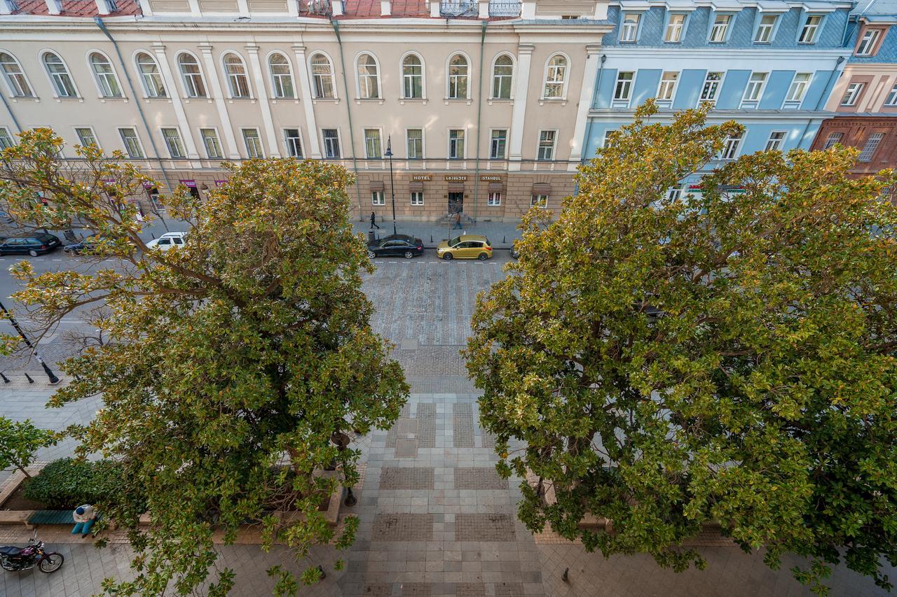 Luxury Apartments On Central Avenue Tbilisi Exterior foto